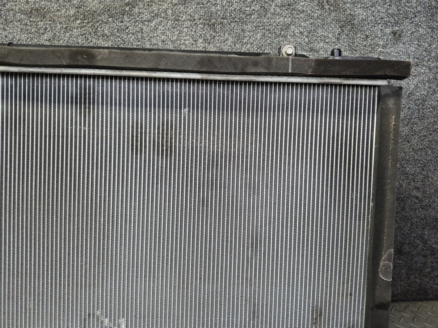 08-10 Lexus UVF46L LS600HL AWD Engine Cooling Radiator OEM