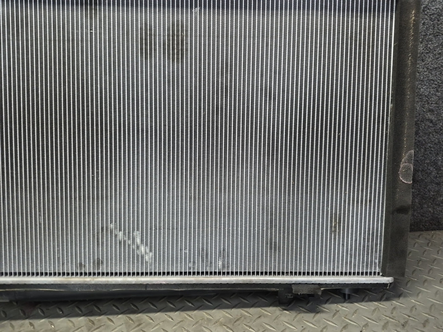 08-10 Lexus UVF46L LS600HL AWD Engine Cooling Radiator OEM