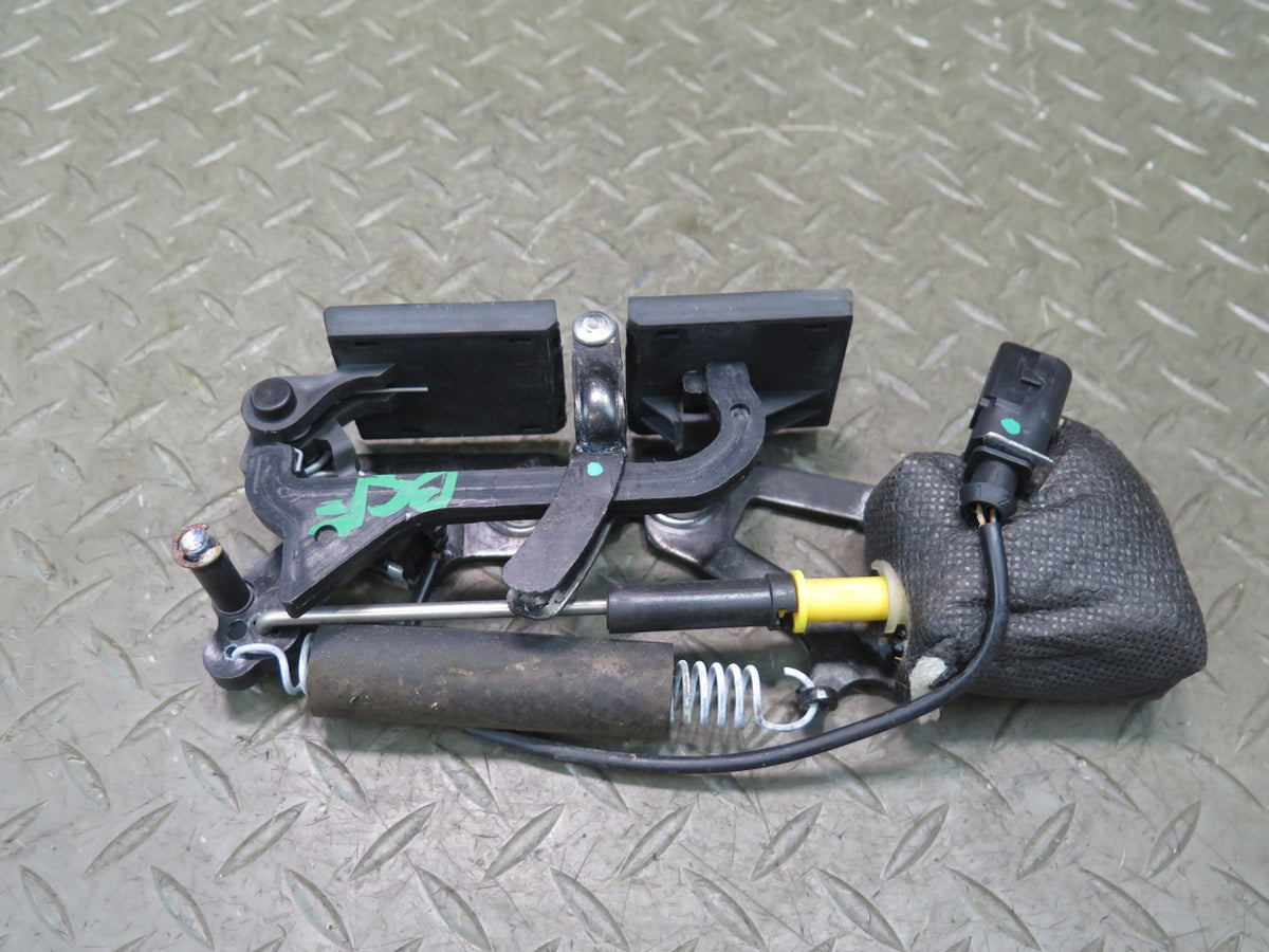03-10 Bentley Continental GT Rear Trunk Lock Release Latch Striker 3W8827511D