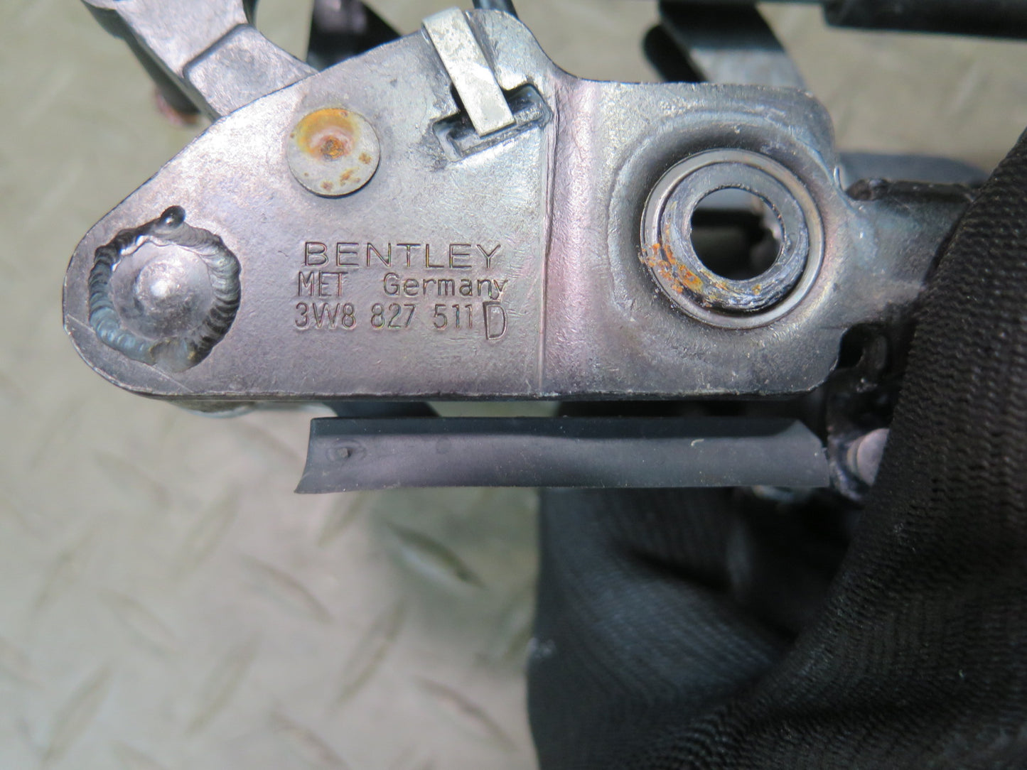 03-10 Bentley Continental GT Rear Trunk Lock Release Latch Striker 3W8827511D