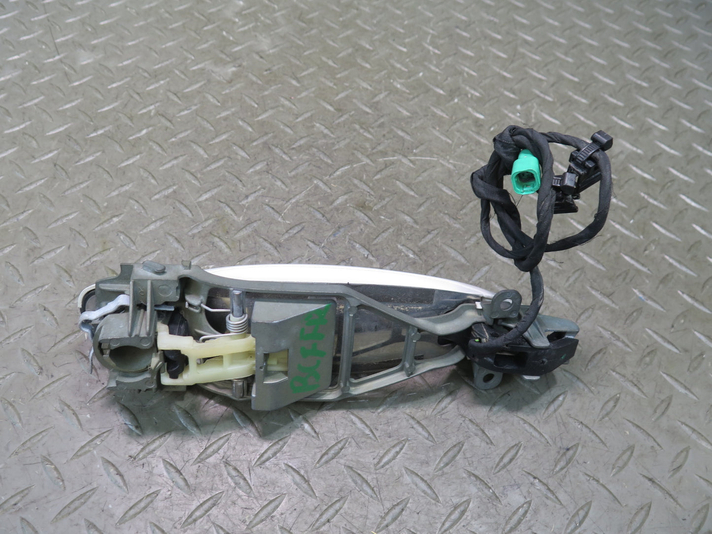 03-11 Bentley Continental GT Front Right Door Exterior Handle w Keyless Entry