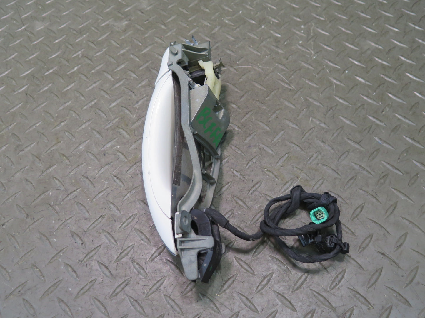 03-11 Bentley Continental GT Front Right Door Exterior Handle w Keyless Entry