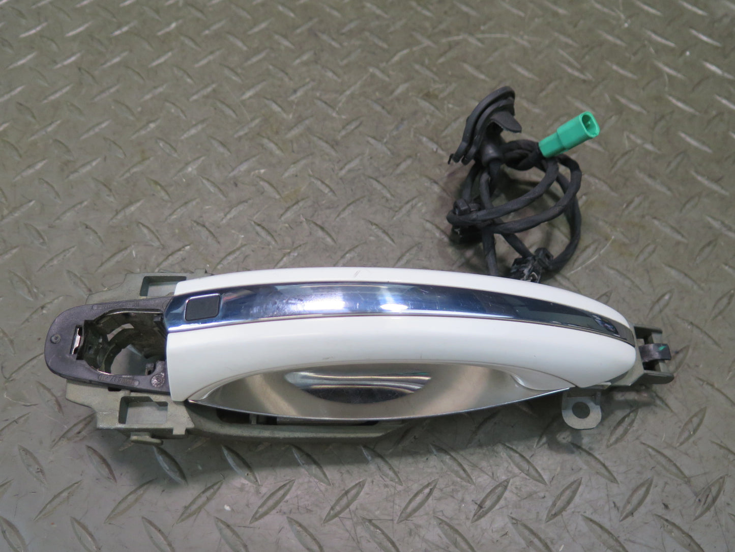 03-11 Bentley Continental GT Front Left Door Exterior Handle w Keyless Entry