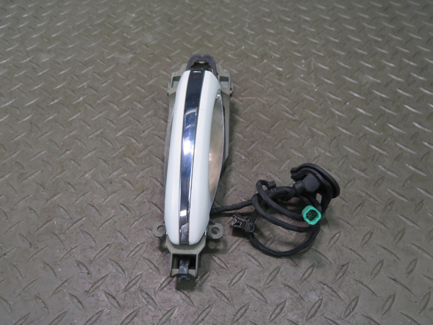 03-11 Bentley Continental GT Front Left Door Exterior Handle w Keyless Entry