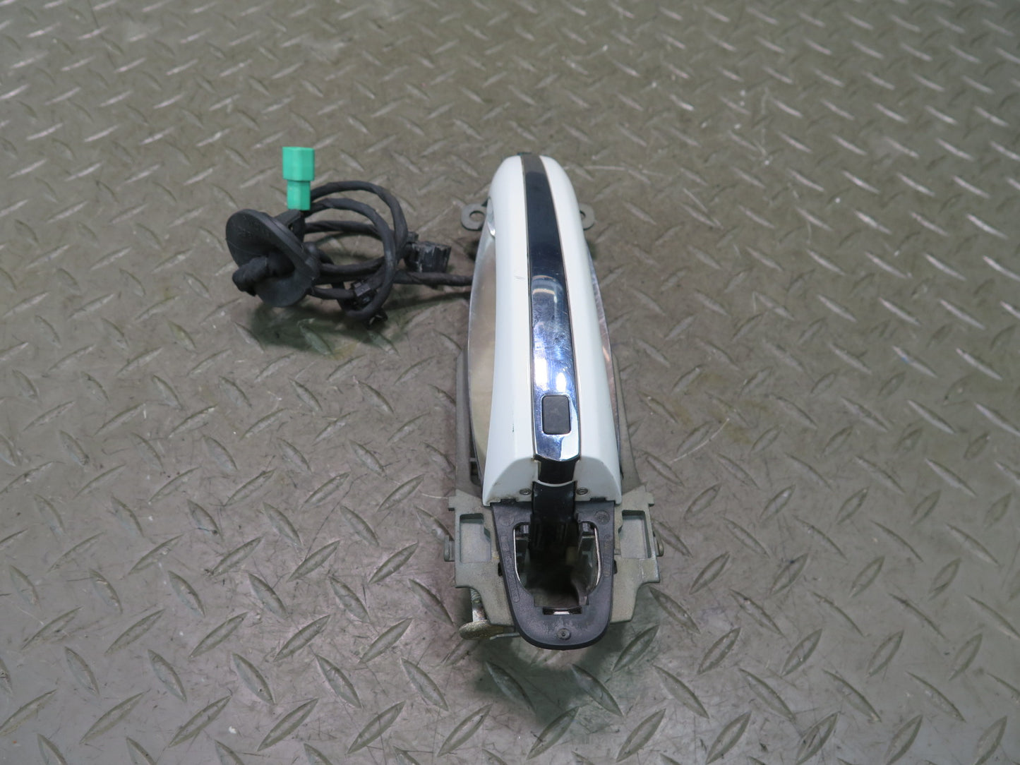 03-11 Bentley Continental GT Front Left Door Exterior Handle w Keyless Entry
