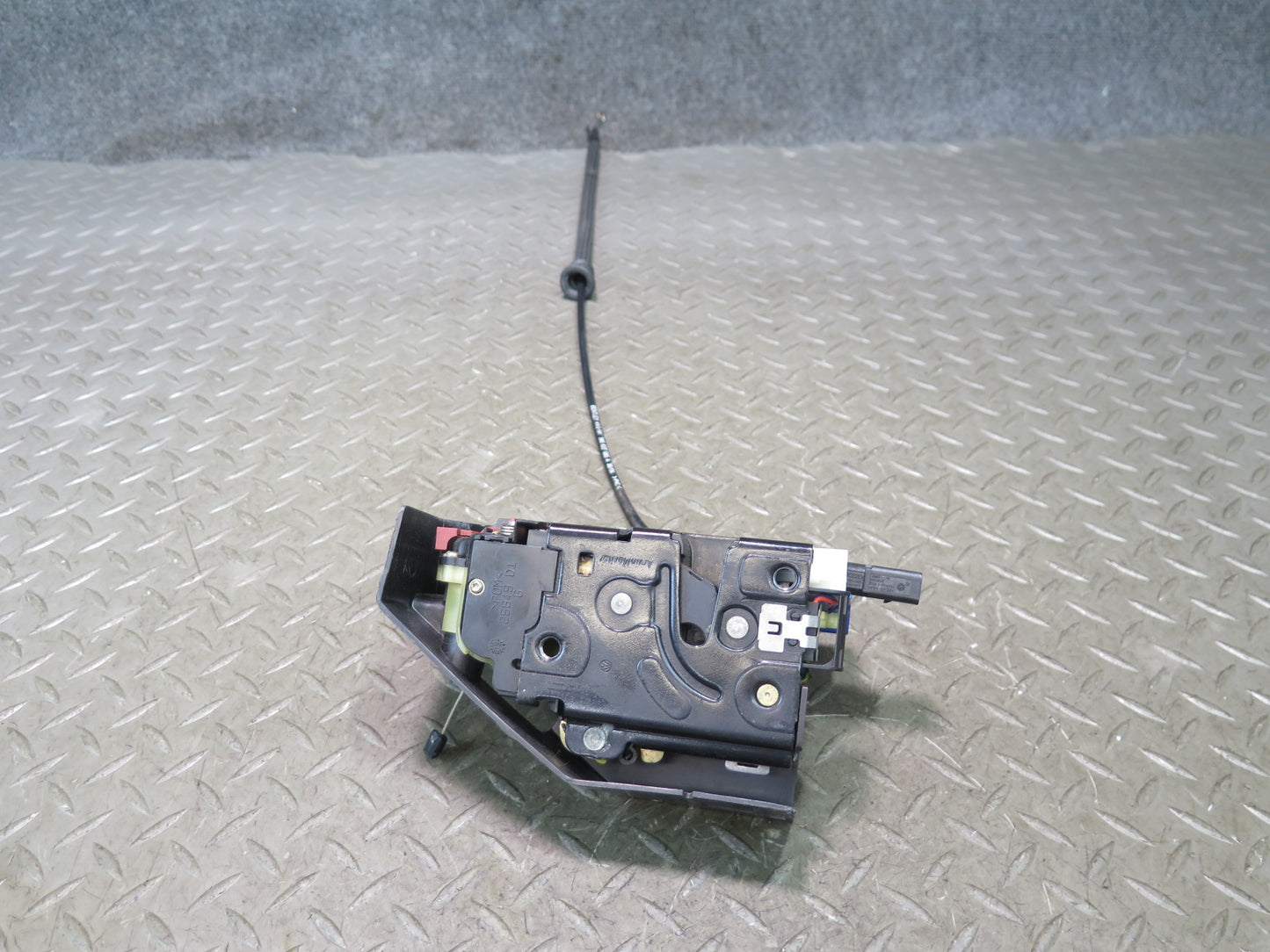 2003-2011 Bentley Continental GT Front Left Door Lock Latch Actuator 3W8837349