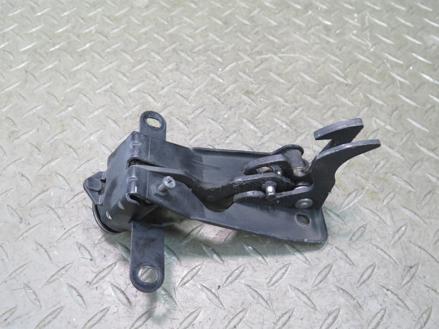 03-10 Bentley Continental GT Front Hood Lock Latch Safety Catch 3W0823480J