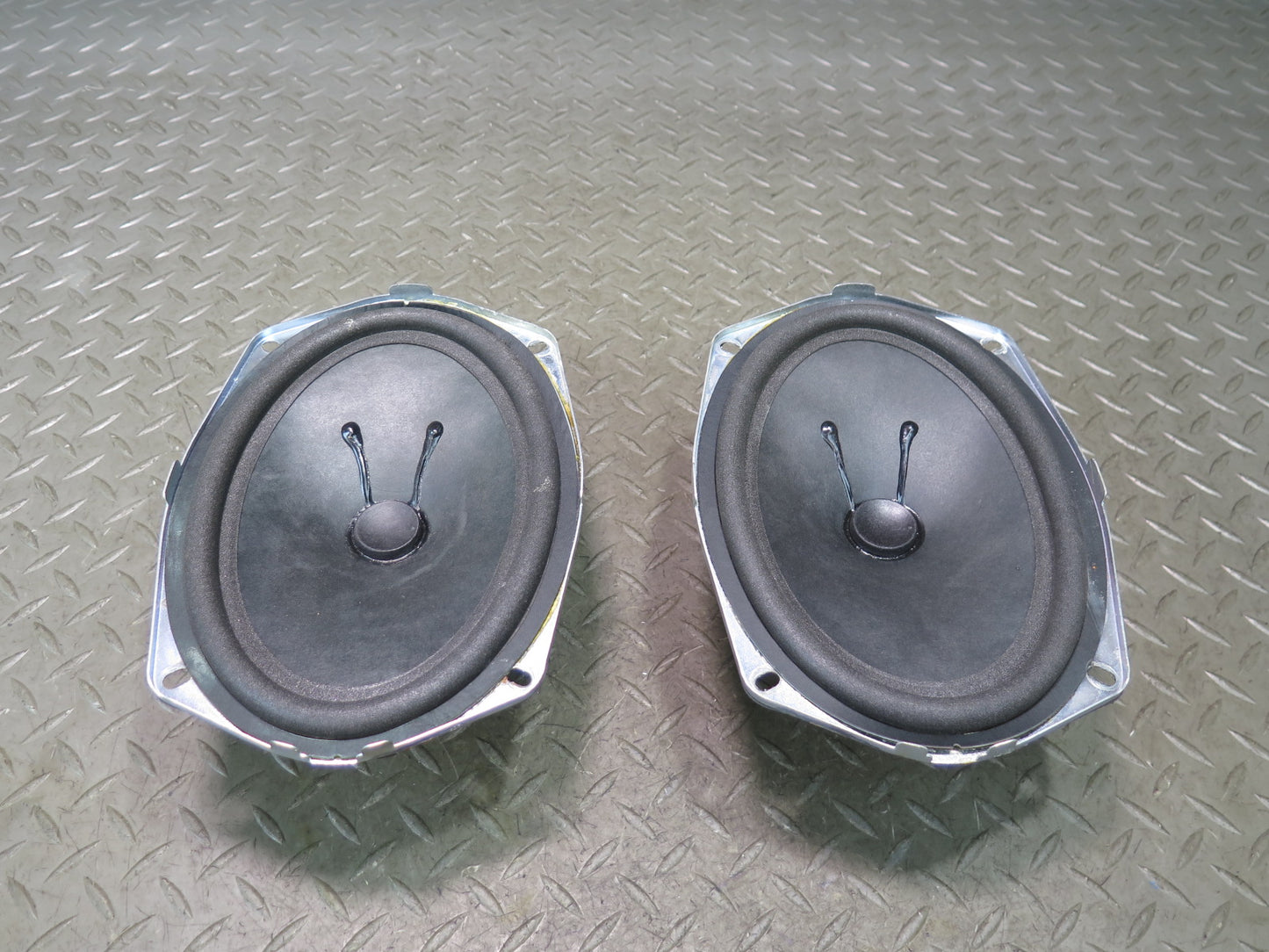 03-11 Bentley Continental GT Front Left & Right Door Speaker 3W0035411N Set of 2