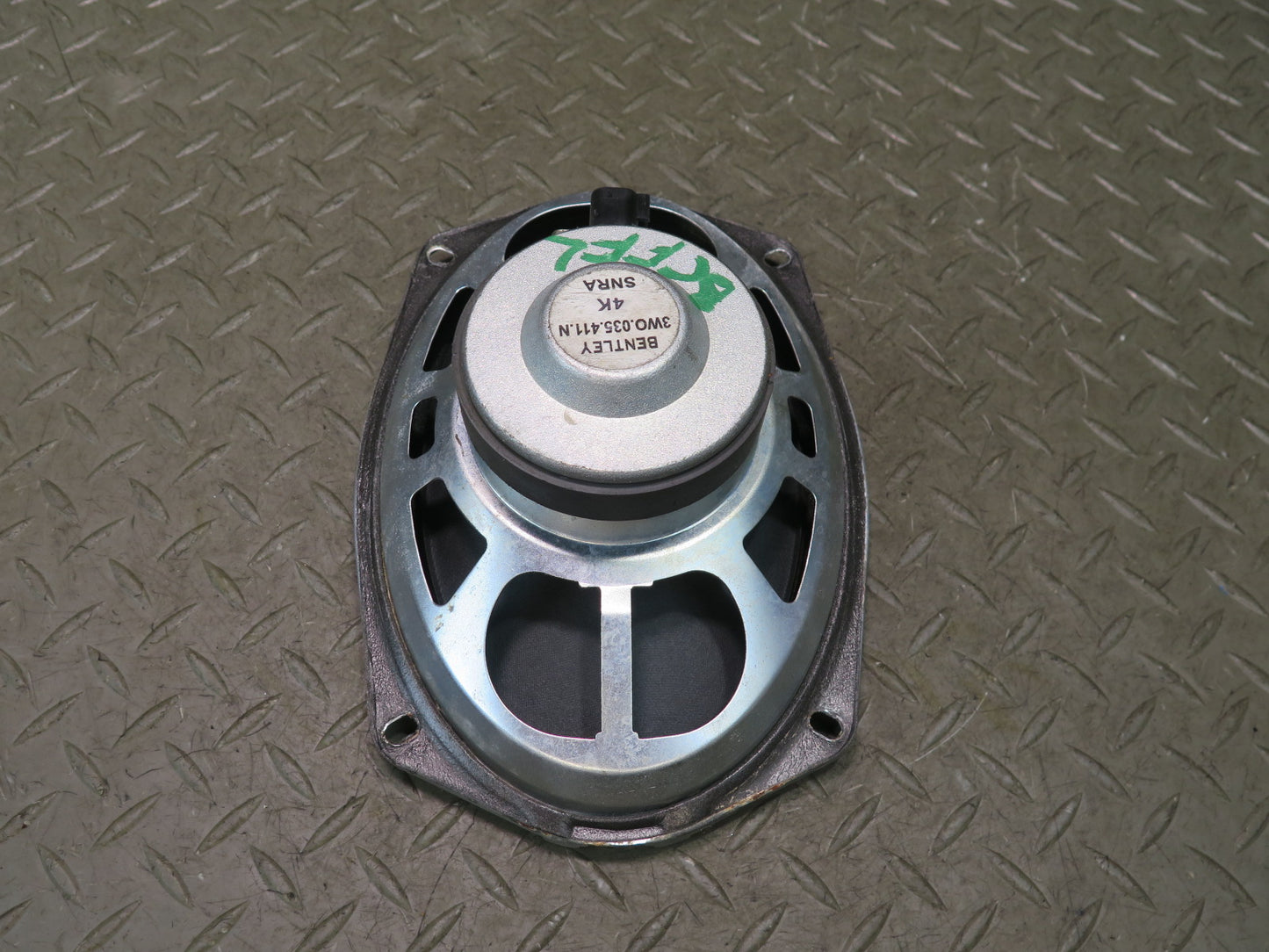 03-11 Bentley Continental GT Front Left & Right Door Speaker 3W0035411N Set of 2