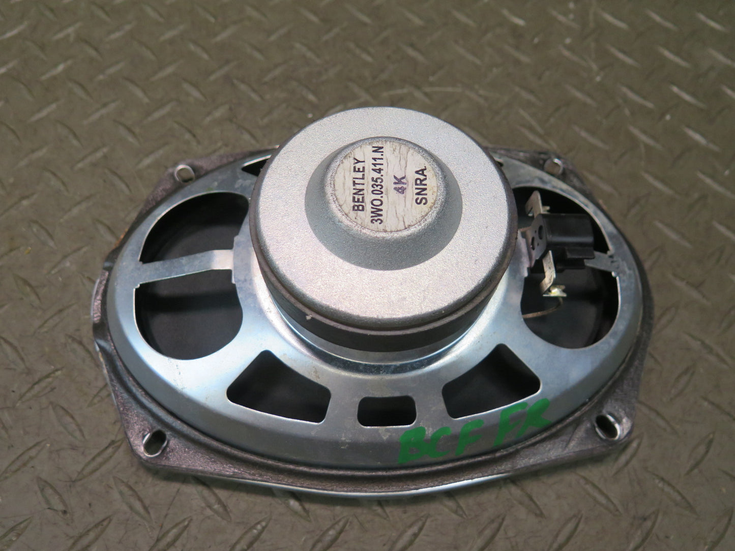 03-11 Bentley Continental GT Front Left & Right Door Speaker 3W0035411N Set of 2