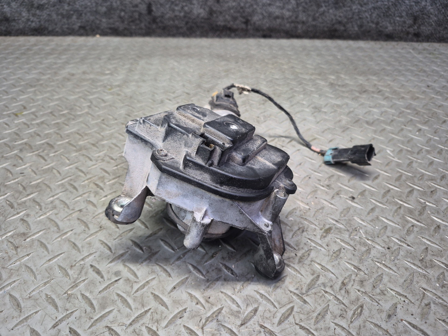 84-96 Chevrolet Corvette C4 Windshield Wiper Motor 22154988 OEM