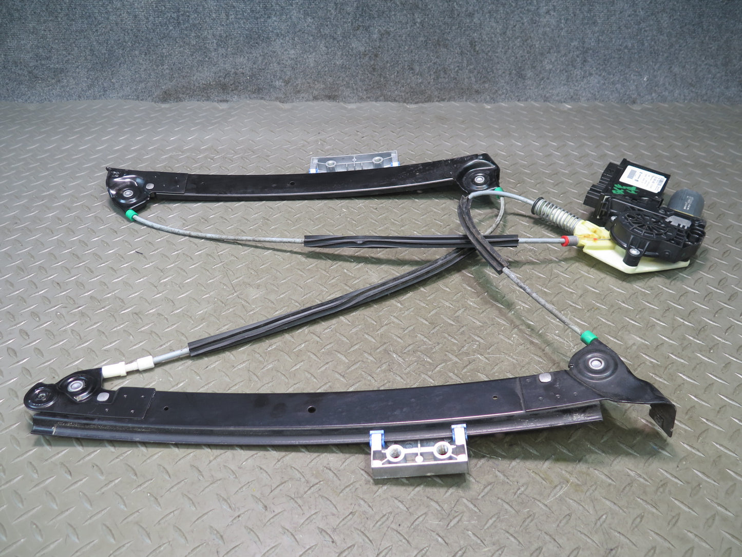 2003-2007 Bentley Continental GT Coupe Right Door Window Regulator w Motor