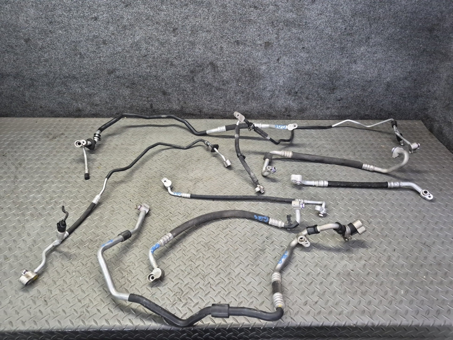 11-15 Audi 4L Q7 3.0L Ctwb Set of 8 A/C Air Condition Hose Pipe Line OEM