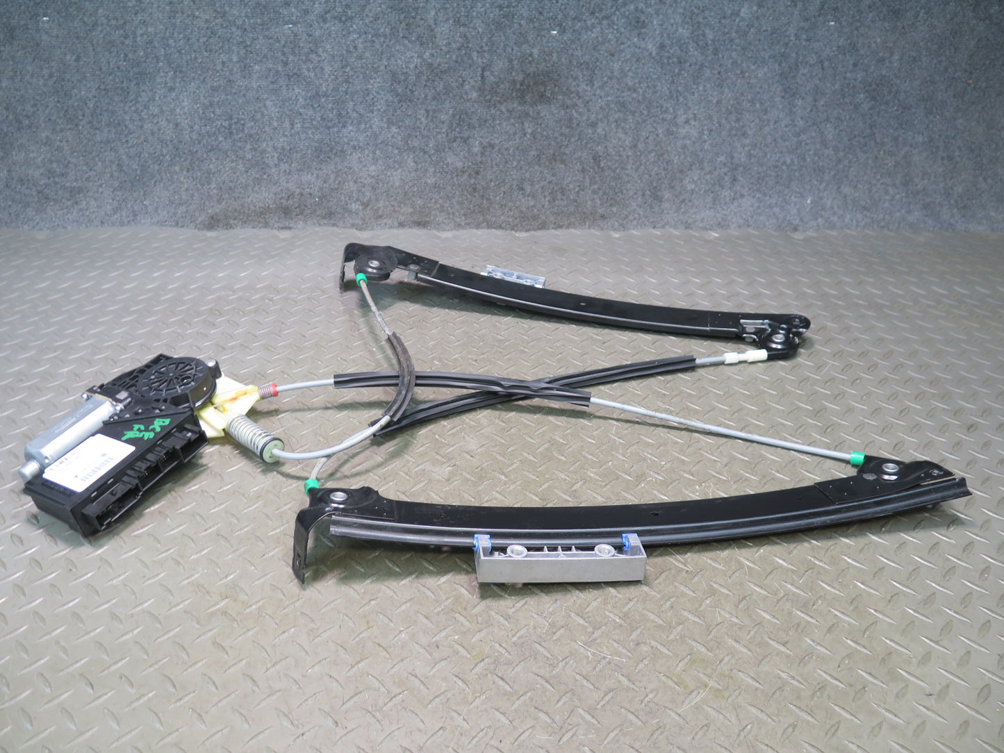 2003-2007 Bentley Continental GT Coupe Right Door Window Regulator w Motor