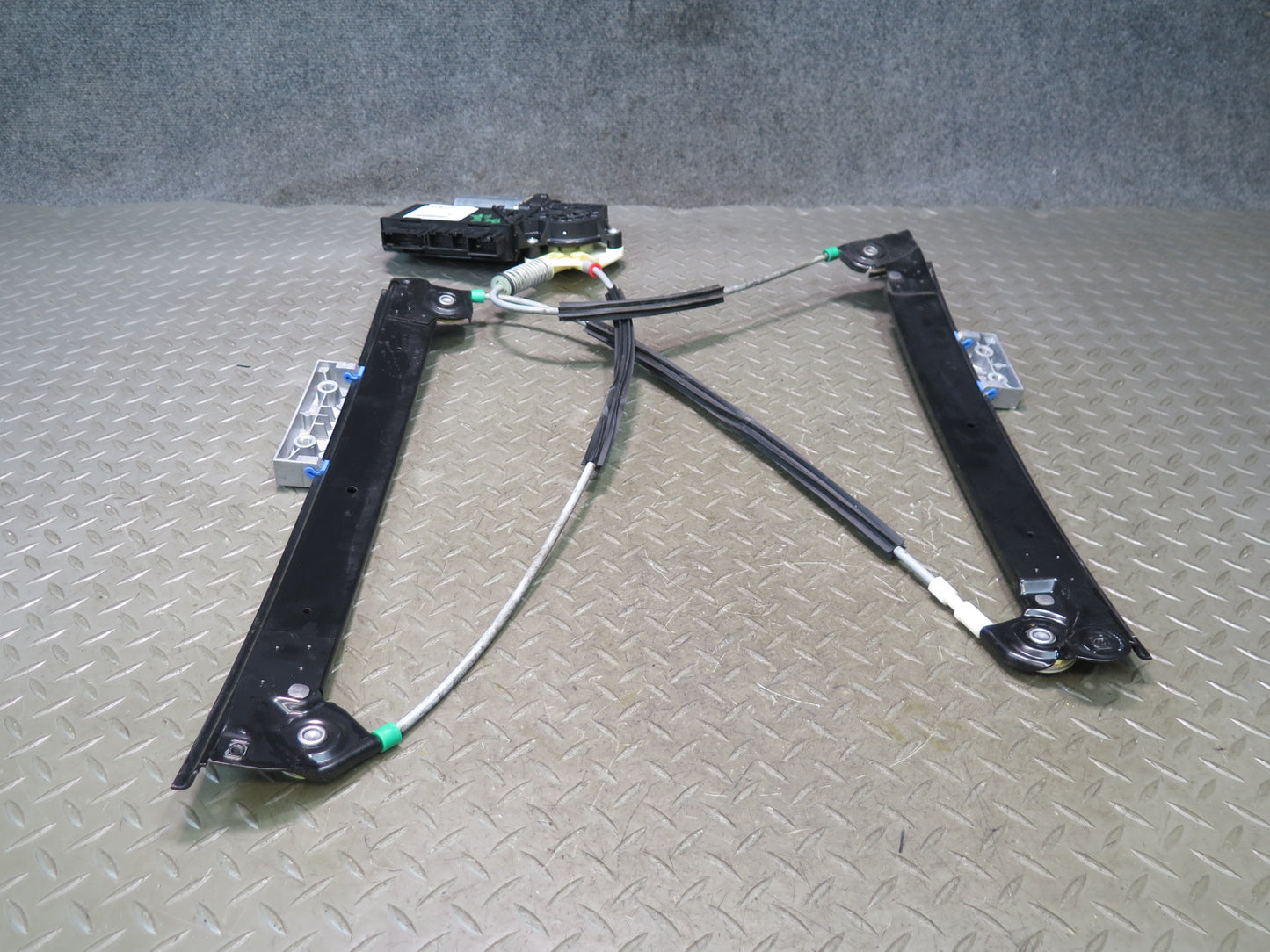 2003-2007 Bentley Continental GT Coupe Right Door Window Regulator w Motor