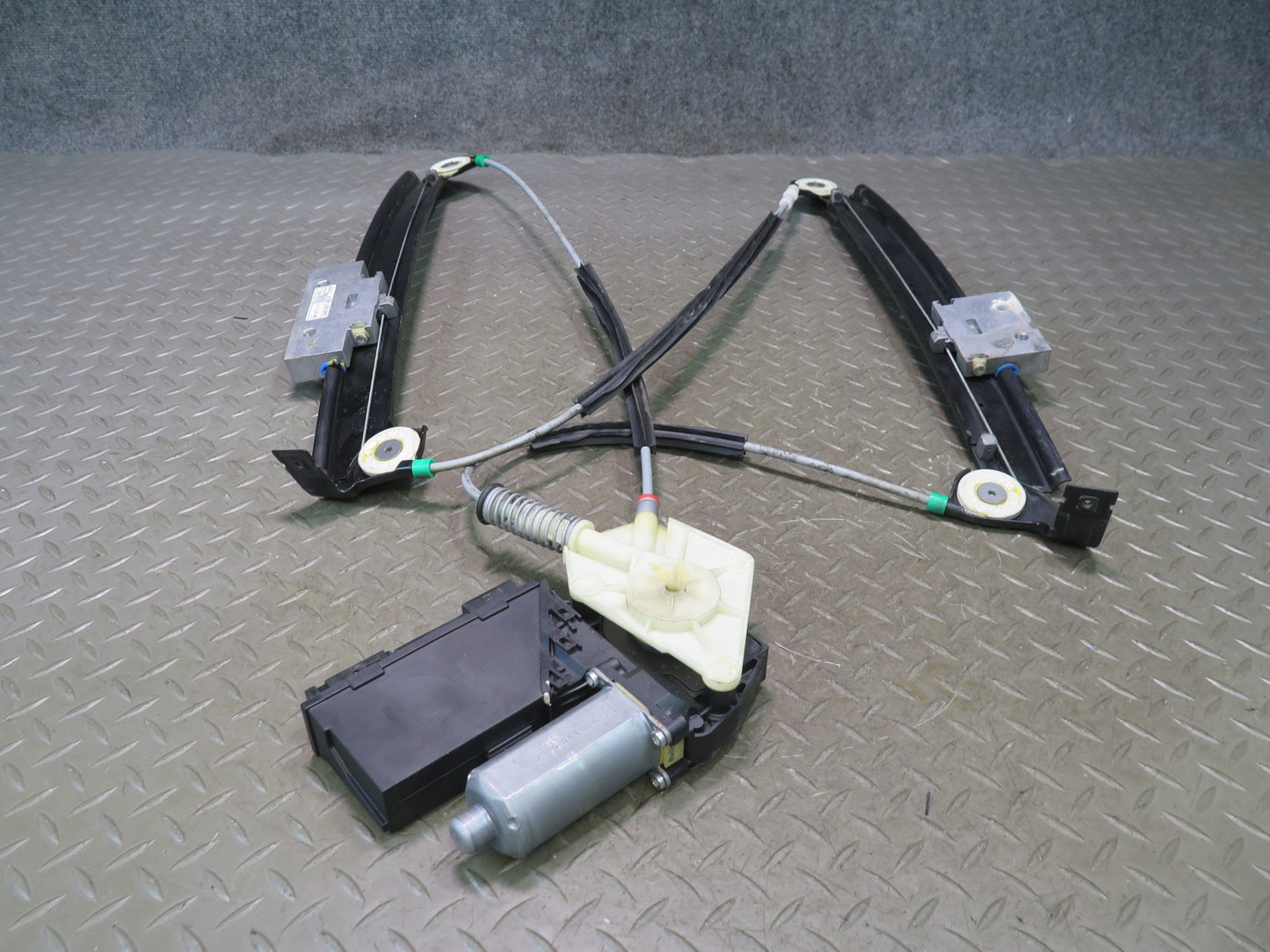 2003-2007 Bentley Continental GT Coupe Right Door Window Regulator w Motor