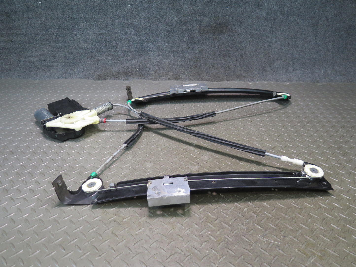 2003-2007 Bentley Continental GT Coupe Right Door Window Regulator w Motor