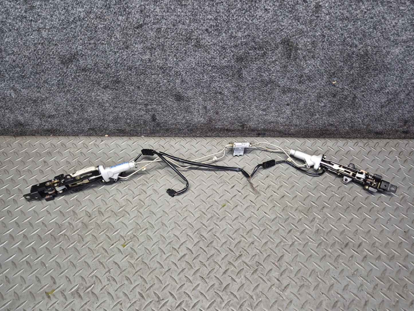 96-02 Mercedes R129 SL500 SL600 TOP Roof Hydraulic Cylinder Valve Block Set OEM