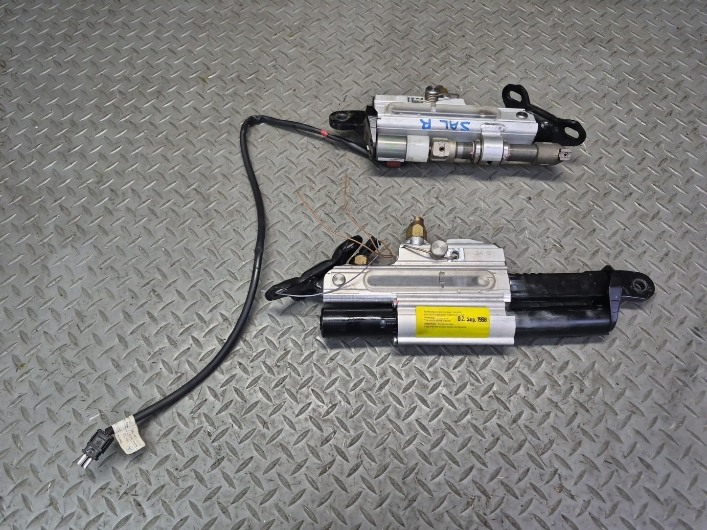 96-02 Mercedes R129 SL500 SL600 TOP Roof Hydraulic Cylinder Valve Block Set OEM