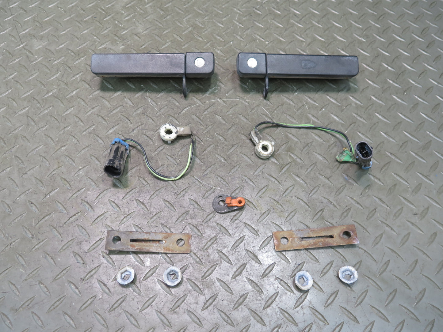 92-96 Chevrolet Corvette C4 Exterior Door Handle w Lock Position Sensor Set OEM