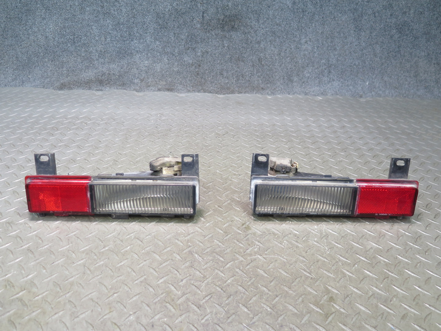 91-96 Chevrolet Corvette C4 Rear Left & Right Side Marker Light Lamp Set OEM