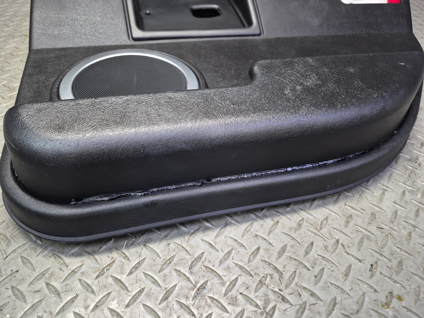 2005-2007 Hummer H2 Rear Right Side Door Interior Trim Cover Panel W/ Handle