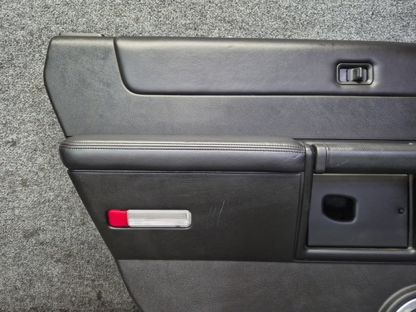 2005-2007 Hummer H2 Rear Left Side Door Interior Trim Cover Panel W/ Handle