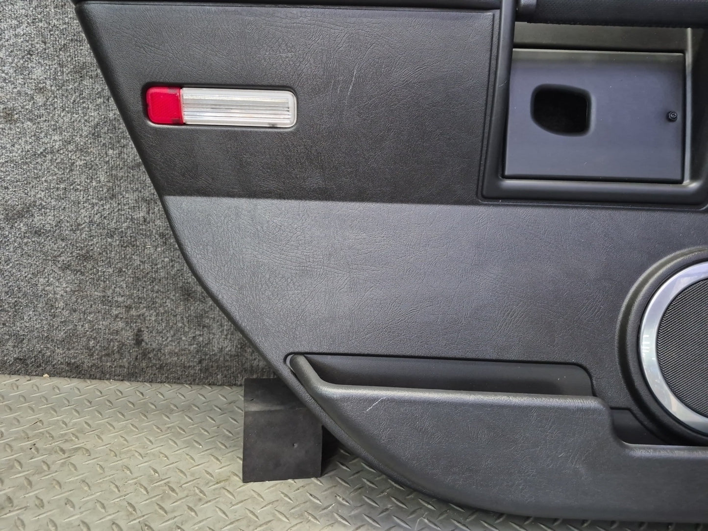 2005-2007 Hummer H2 Rear Left Side Door Interior Trim Cover Panel W/ Handle