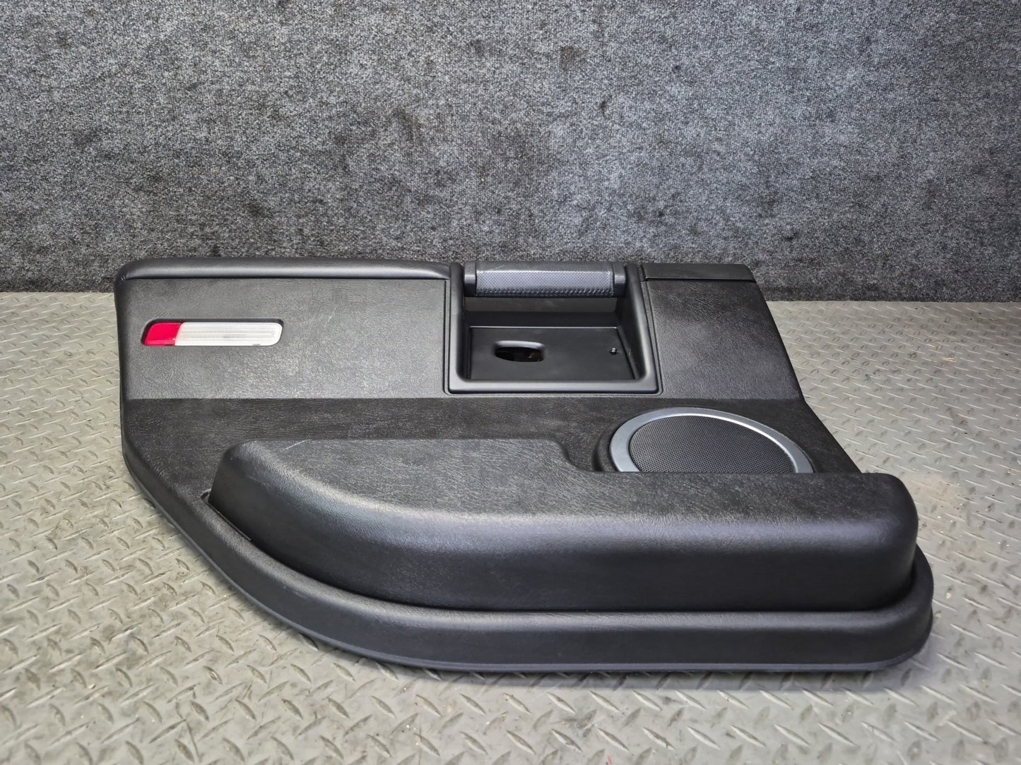 2005-2007 Hummer H2 Rear Left Side Door Interior Trim Cover Panel W/ Handle