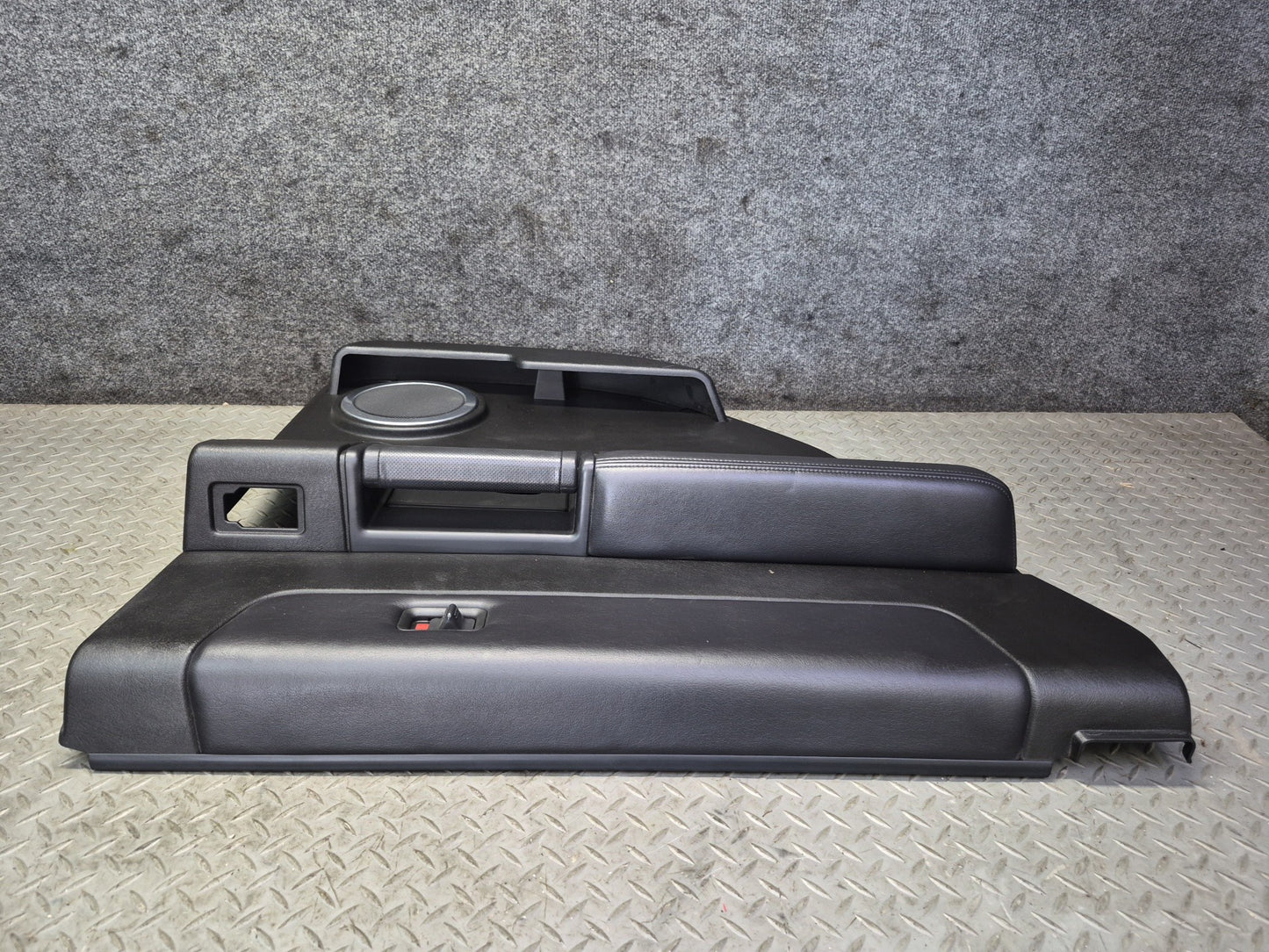 2005-2007 Hummer H2 Rear Left Side Door Interior Trim Cover Panel W/ Handle