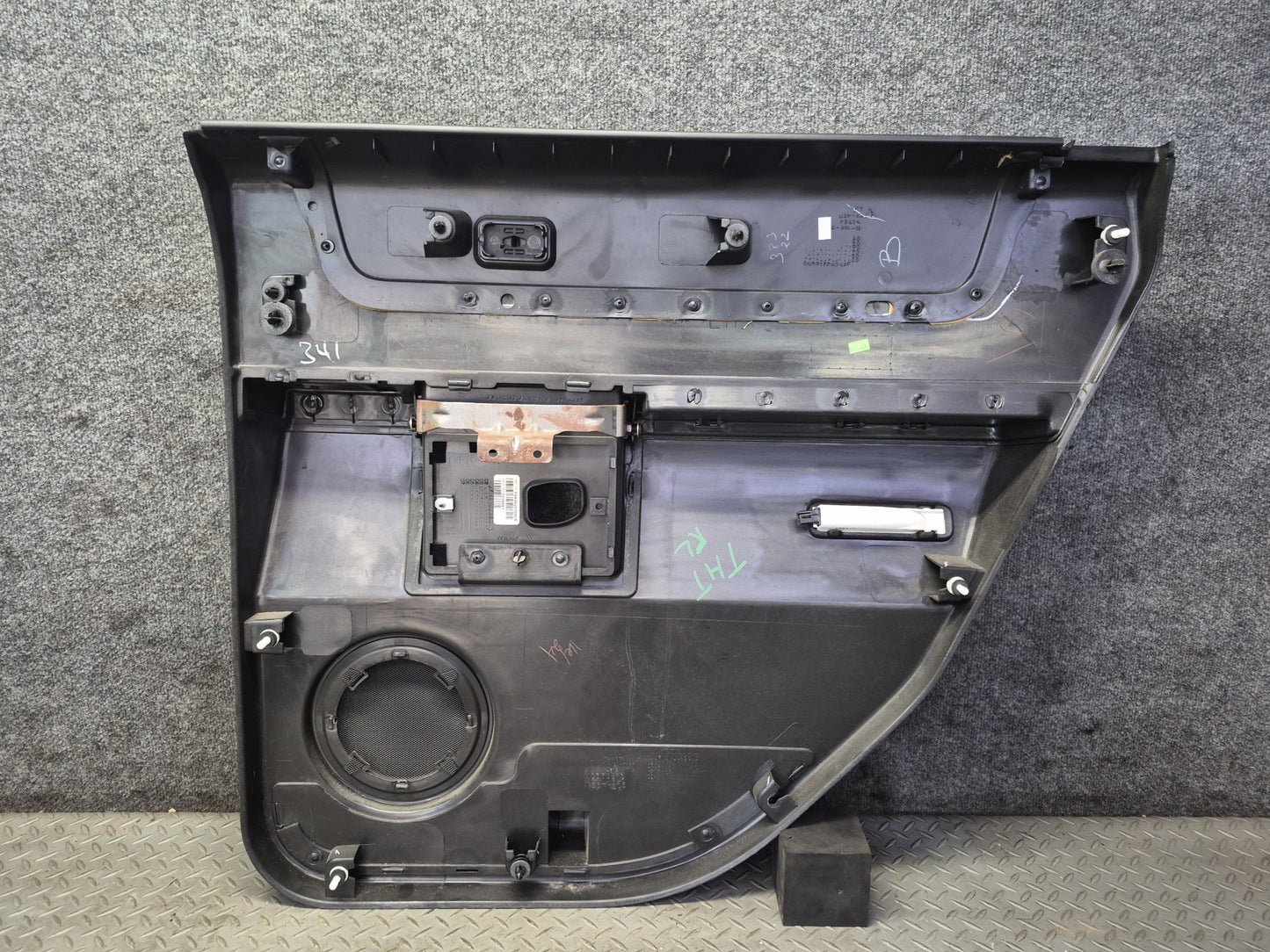 2005-2007 Hummer H2 Rear Left Side Door Interior Trim Cover Panel W/ Handle