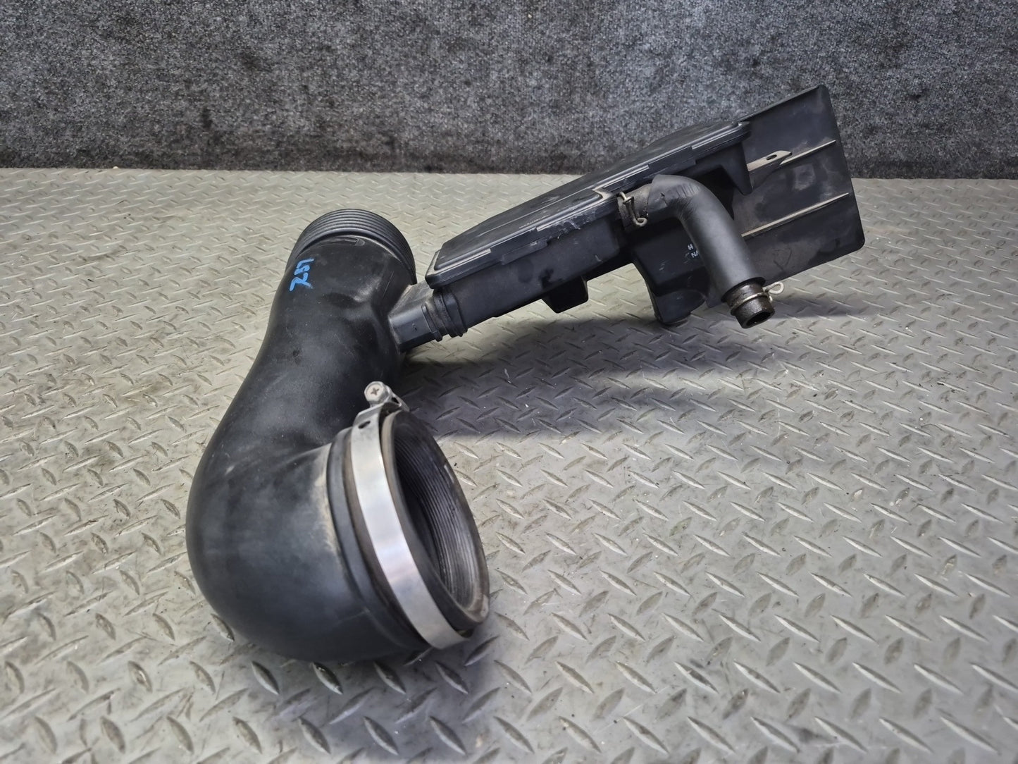 01-03 Lexus UCF30L LS430 Air Intake Cleaner Pipe Hose Resonator 17875-50240 OEM