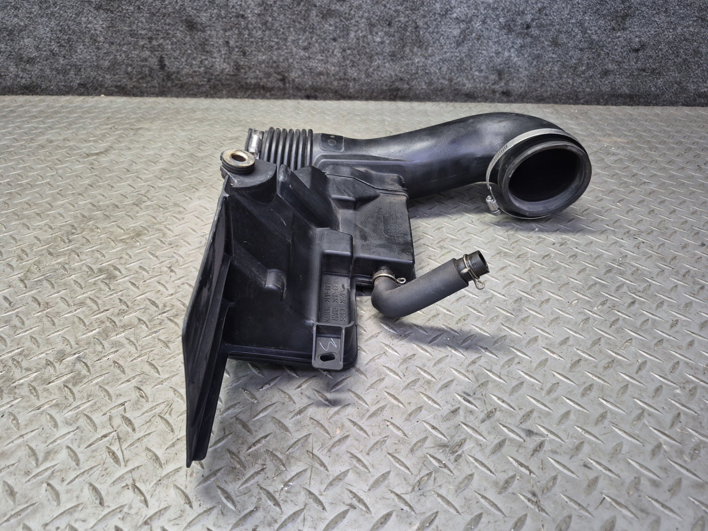 01-03 Lexus UCF30L LS430 Air Intake Cleaner Pipe Hose Resonator 17875-50240 OEM