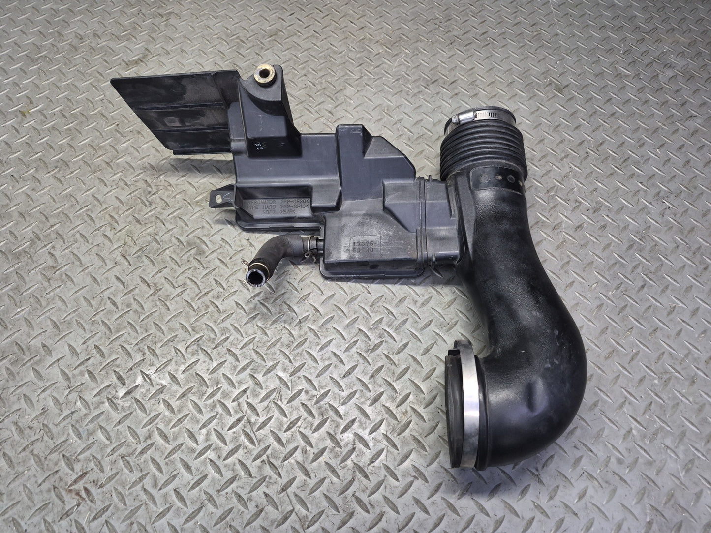 01-03 Lexus UCF30L LS430 Air Intake Cleaner Pipe Hose Resonator 17875-50240 OEM