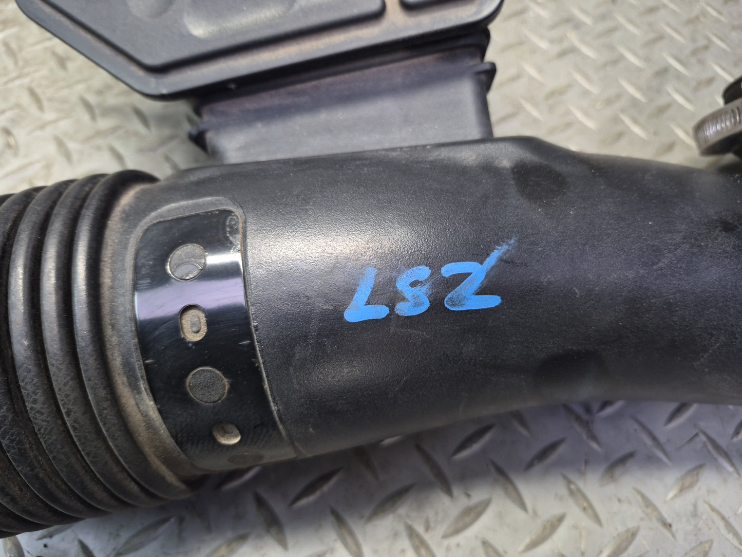 01-03 Lexus UCF30L LS430 Air Intake Cleaner Pipe Hose Resonator 17875-50240 OEM