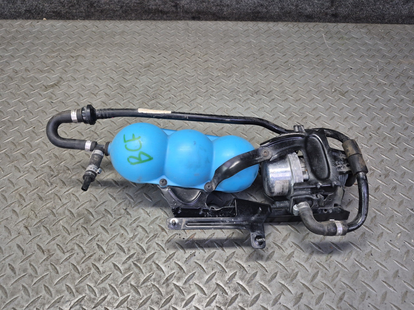 03-11 Bentley Continental GT Brake Vacuum Booster Pump w Pressure Reservoir Tank