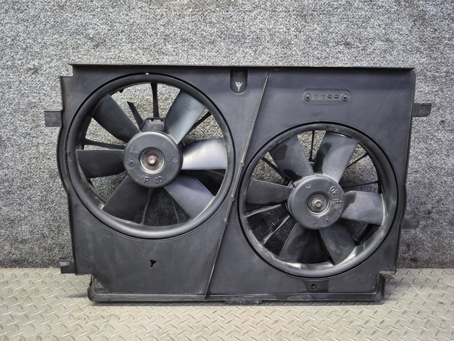 98-04 Chevrolet Corvette C5 A/T Engine Cooling Radiator Fan & Shroud 88K OEM