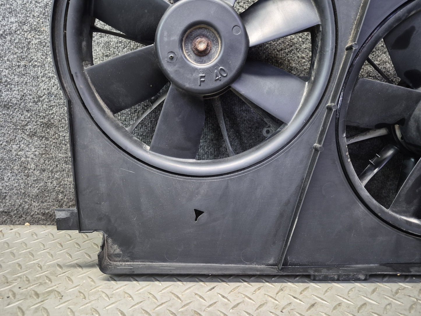 98-04 Chevrolet Corvette C5 A/T Engine Cooling Radiator Fan & Shroud 88K OEM