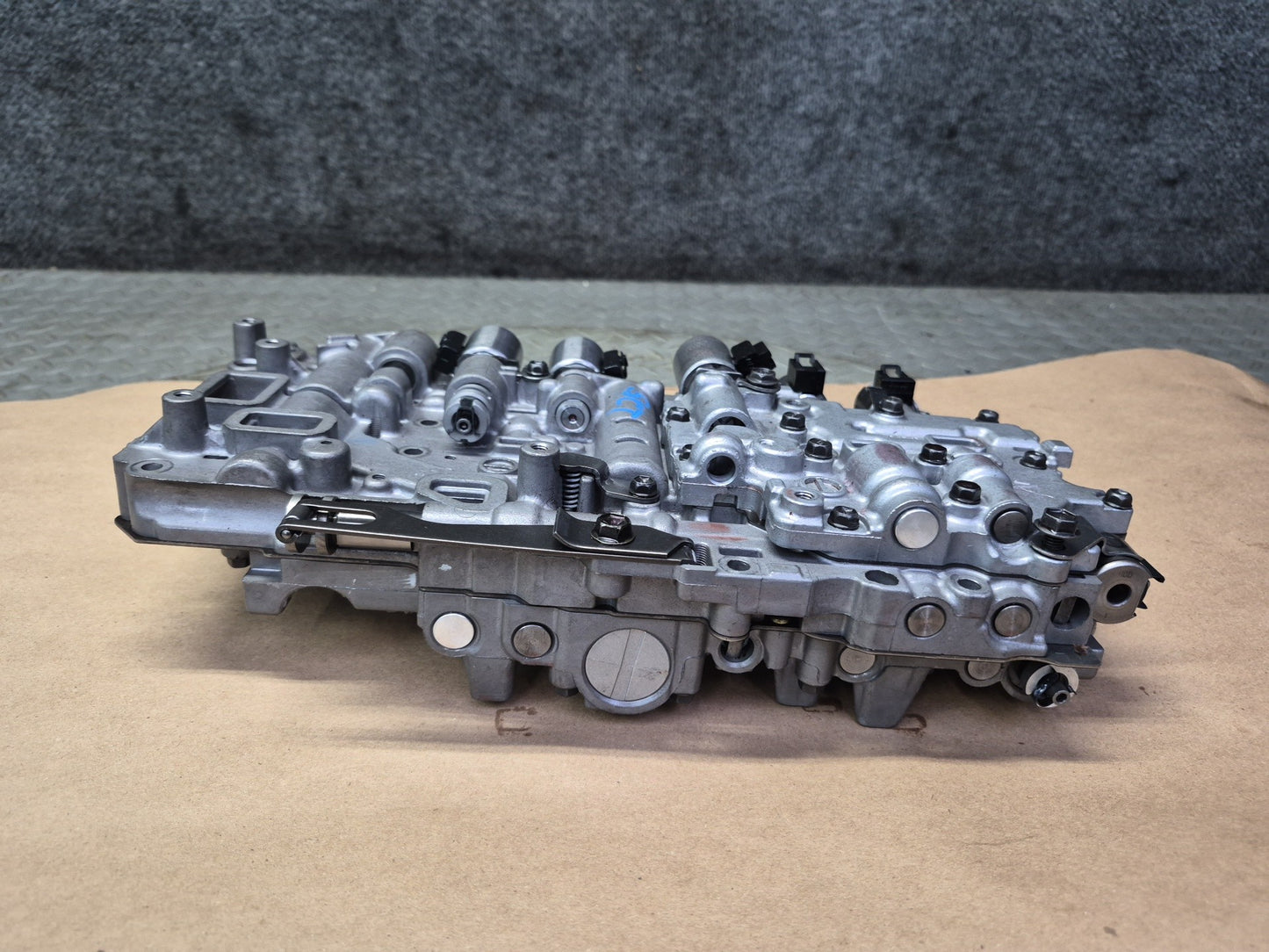 01-05 Lexus UZZ40L GS430 SC430 A650E Transmission Valve Body Mechatronic OEM