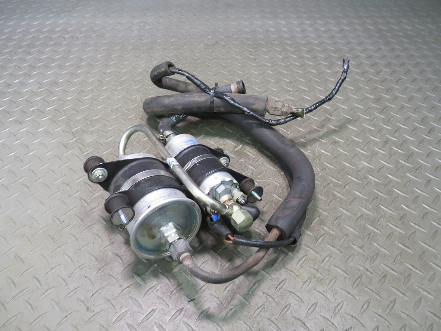 1984-1986 Porsche 928 S Fuel Gas Pump Filter Assembly