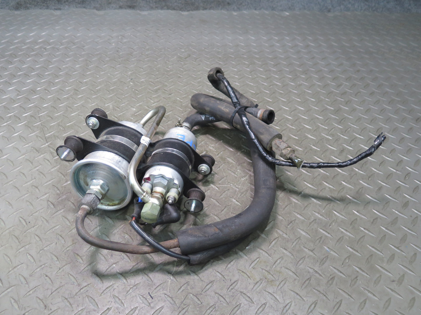 1984-1986 Porsche 928 S Fuel Gas Pump Filter Assembly