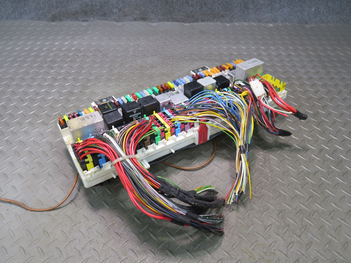 1986 Porsche 928 S Fuse Relay Box Module Unit