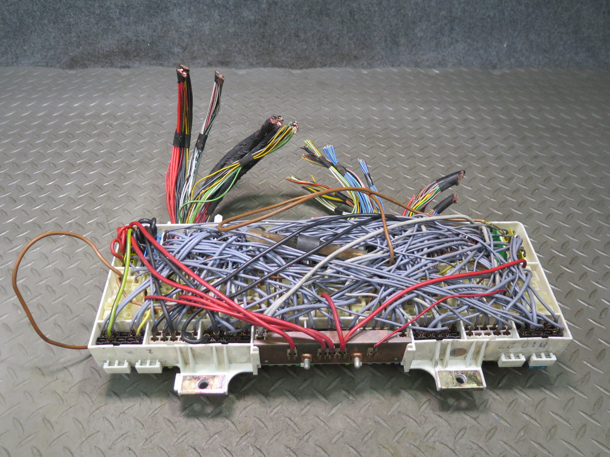 1986 Porsche 928 S Fuse Relay Box Module Unit