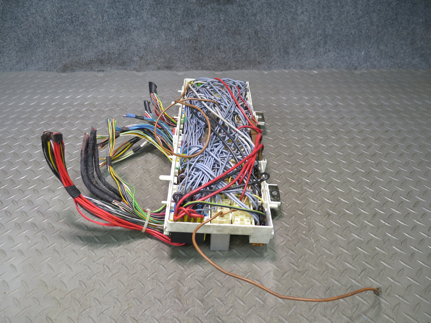 1986 Porsche 928 S Fuse Relay Box Module Unit