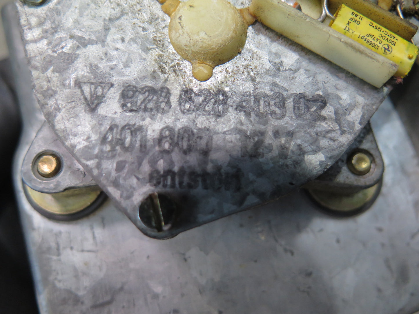 1984-1995 Porsche 928 S Rear Hatch Trunk Tailgate Wiper Motor Assembly