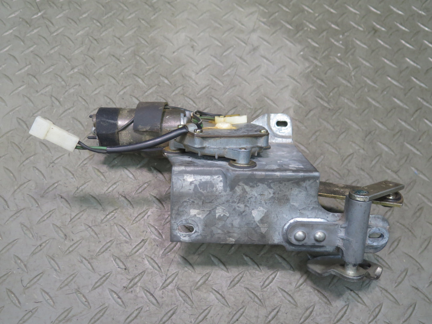 1984-1995 Porsche 928 S Rear Hatch Trunk Tailgate Wiper Motor Assembly