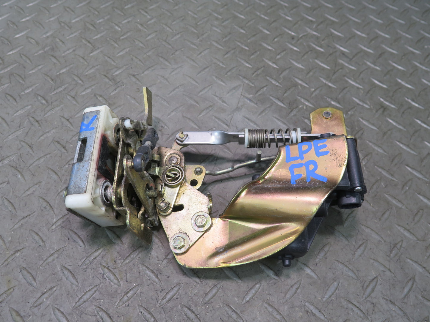 1984-1986 Porsche 928 S Front Right Pass Side Door Lock Latch Actuator