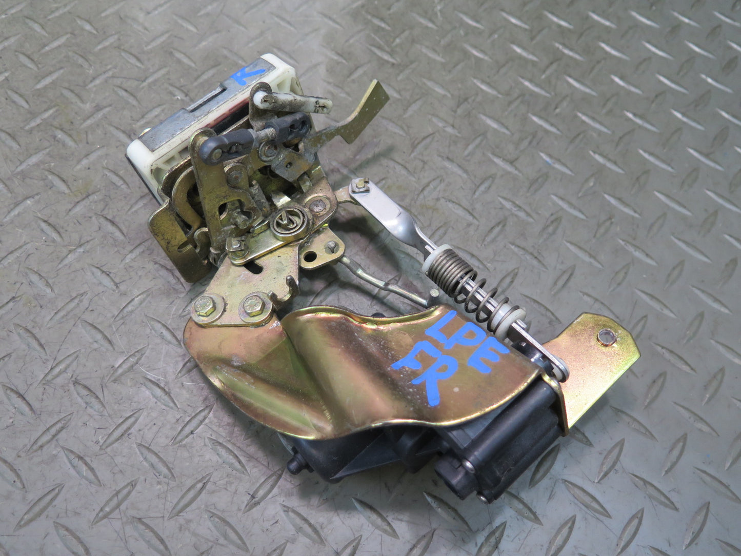 1984-1986 Porsche 928 S Front Right Pass Side Door Lock Latch Actuator