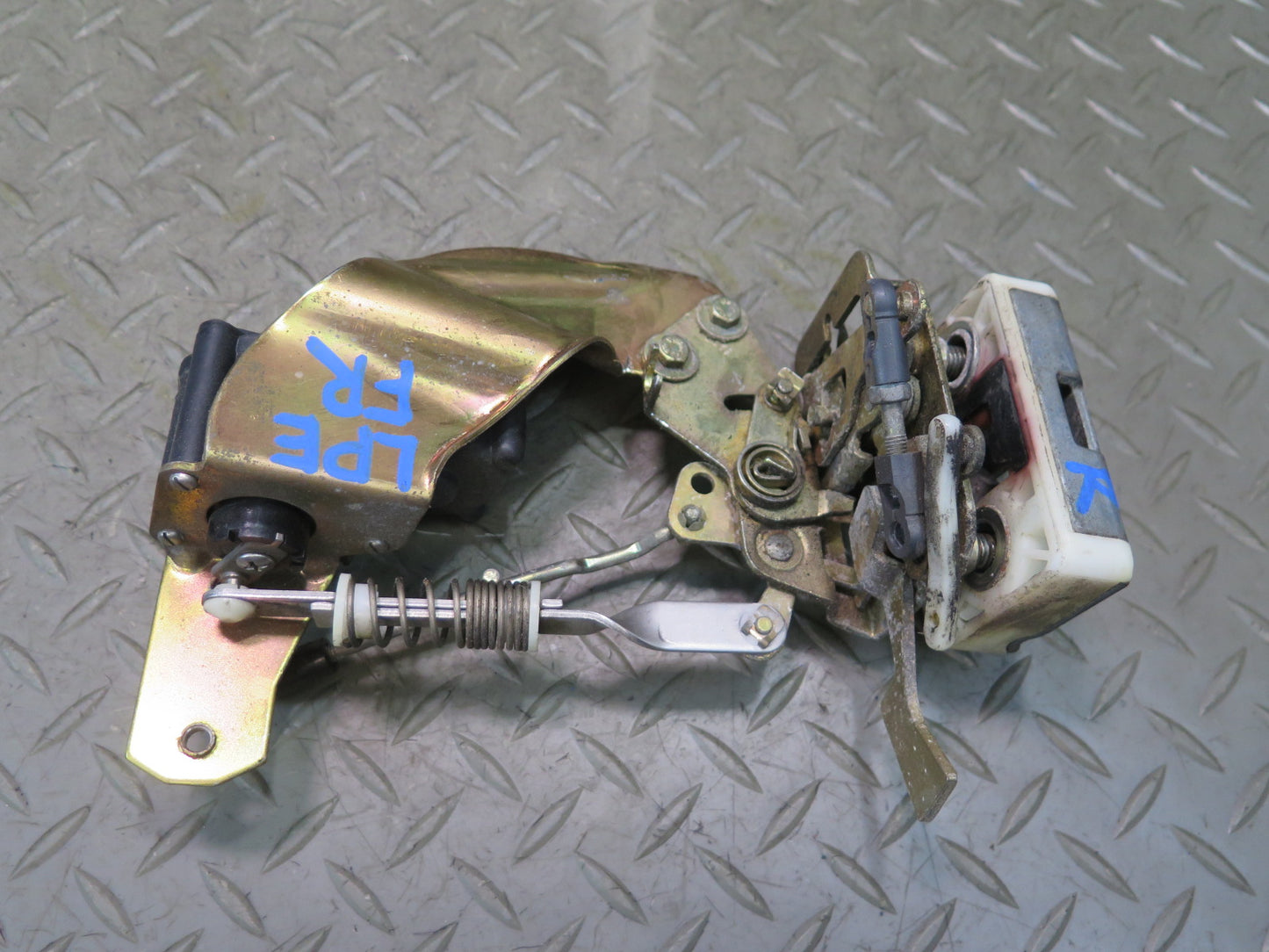 1984-1986 Porsche 928 S Front Right Pass Side Door Lock Latch Actuator