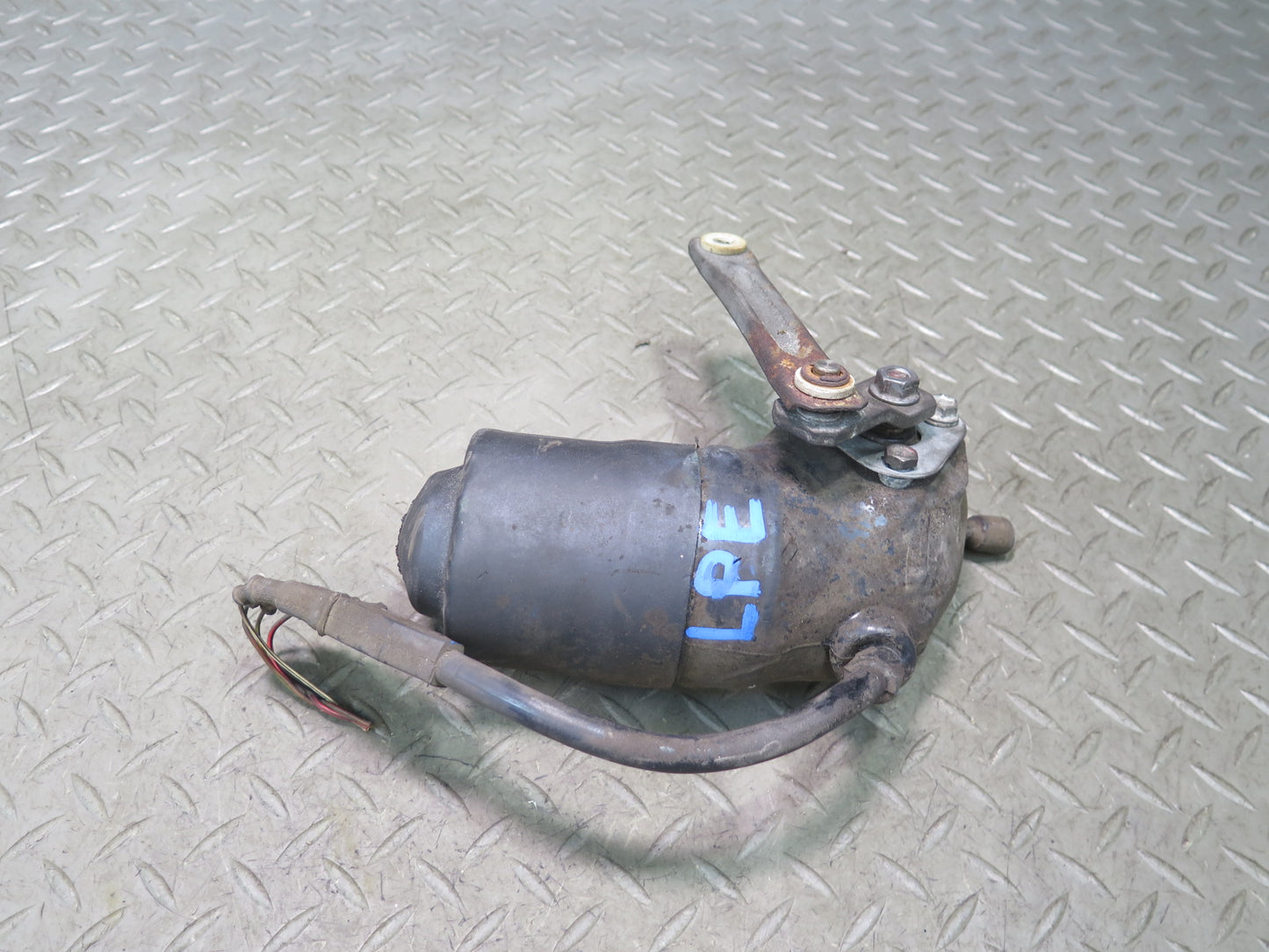 1984-1986 Porsche 928 Front Headlight Lamp Power Motor
